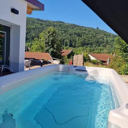 Dom wakacyjny La Lanterne Location Nature Vosges Avec Spa, Jacuzzi, Vue Montagne, 6 Pers